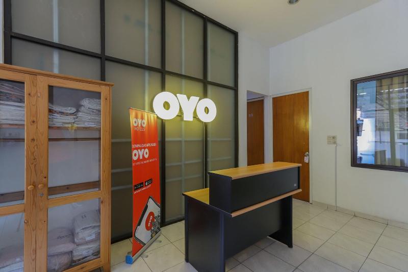 Super OYO 866 Idola Residence - Lobi