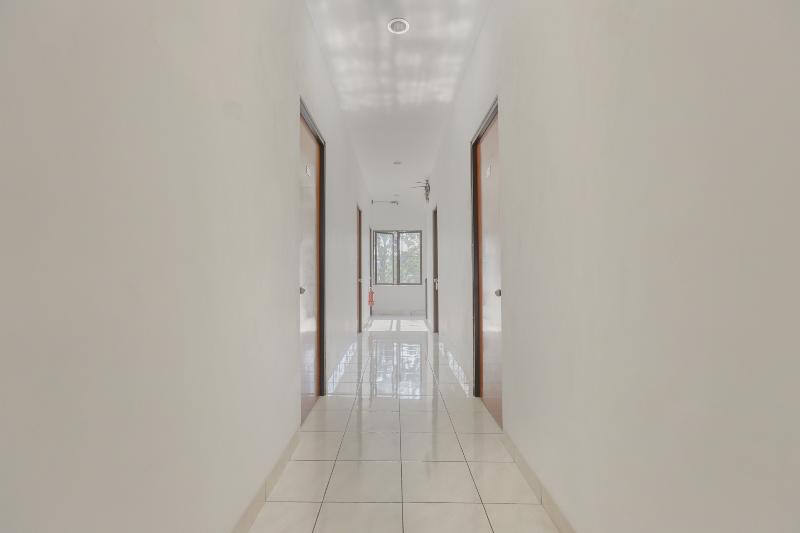 Super OYO 866 Idola Residence - Lobi