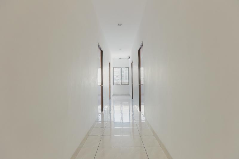 Super OYO 866 Idola Residence - Lobi