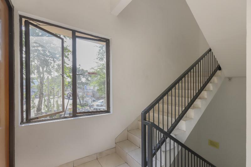 Super OYO 866 Idola Residence - Lobi
