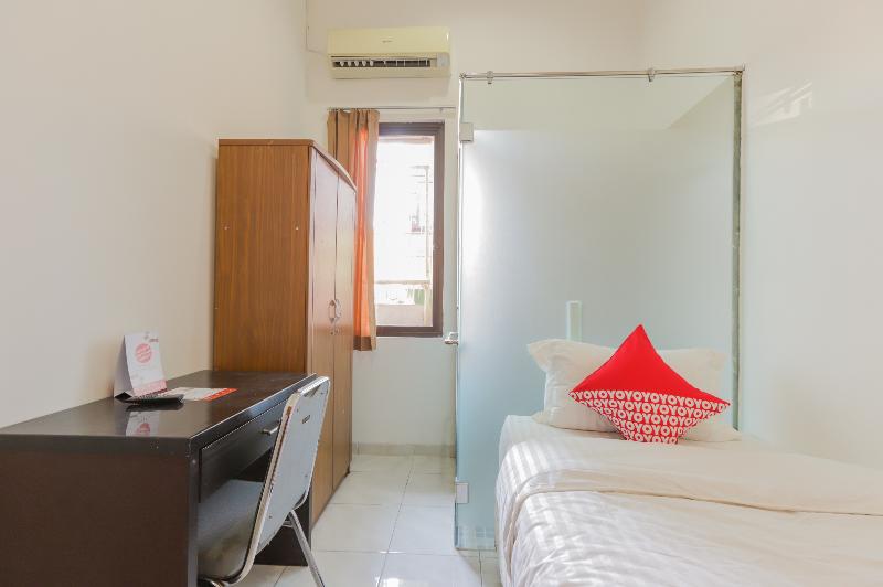 Super OYO 866 Idola Residence - Oda
