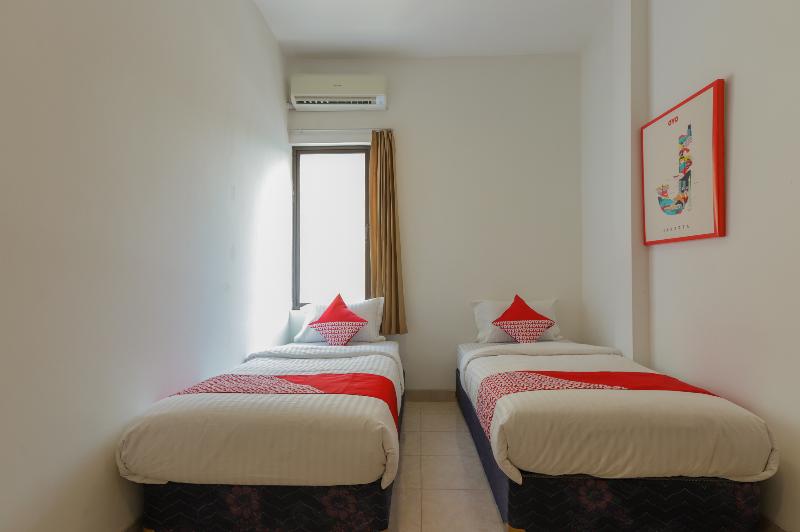 Super OYO 866 Idola Residence - Oda