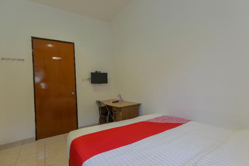 Super OYO 866 Idola Residence - Oda