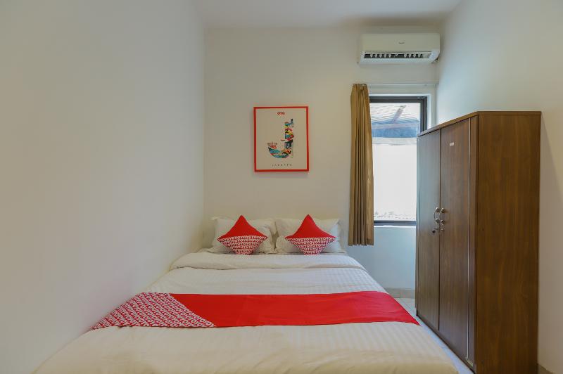 Super OYO 866 Idola Residence - Oda