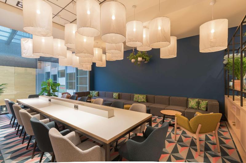 Hampton by Hilton Utrecht Central Station - Lobi