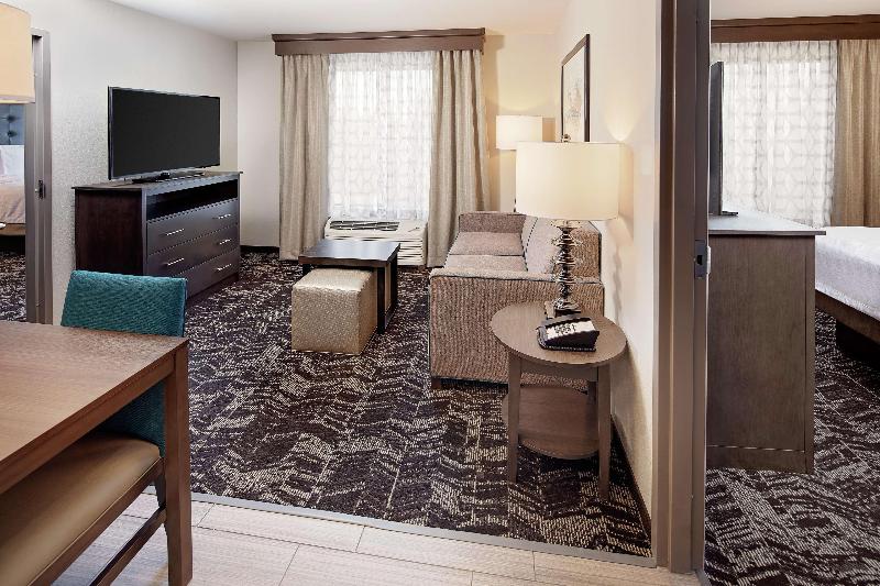 Homewood Suites By Hilton Ronkonkoma - Oda