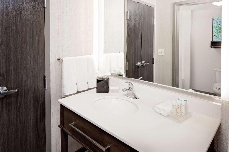 Homewood Suites By Hilton Ronkonkoma - Oda
