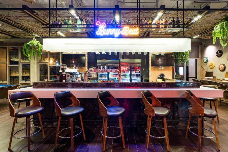 T Pattaya Hotel - Bar
