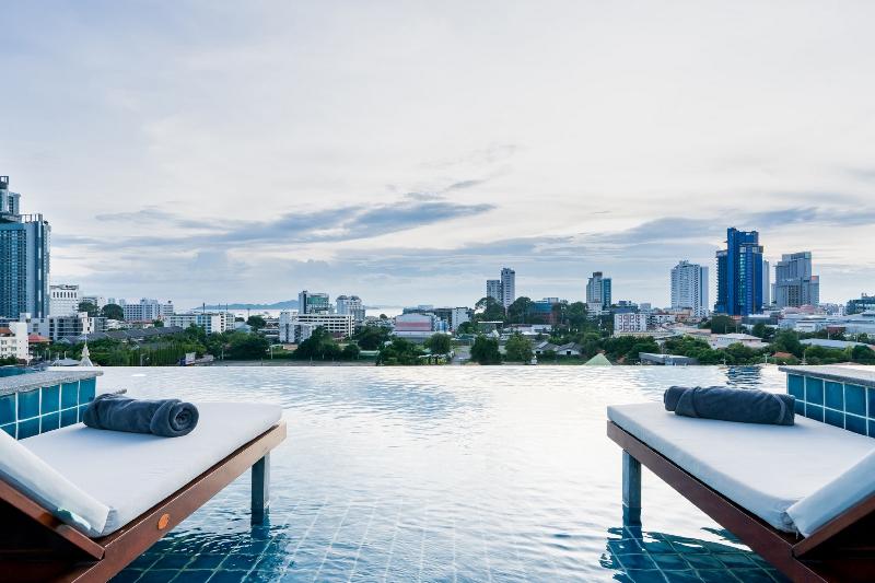 T Pattaya Hotel - Havuz