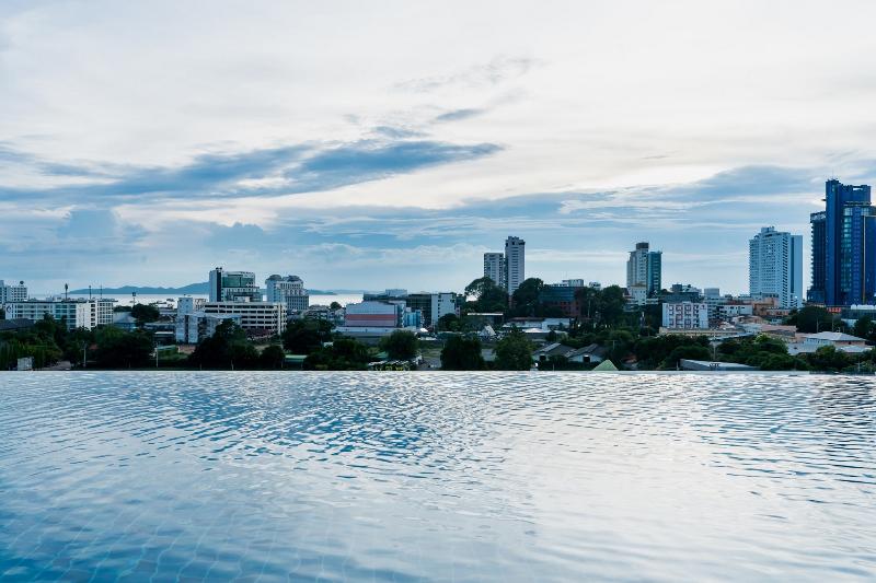 T Pattaya Hotel - Havuz
