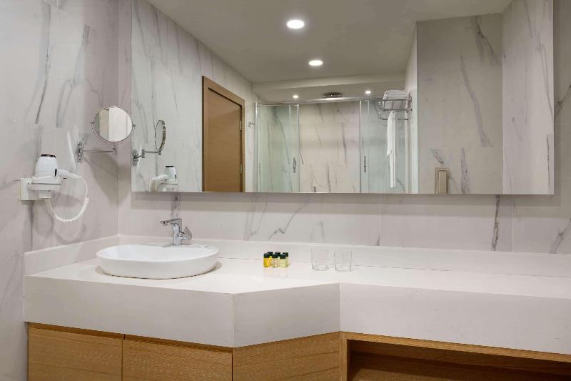 La Quinta By Wyndham Istanbul Gunesli - Oda
