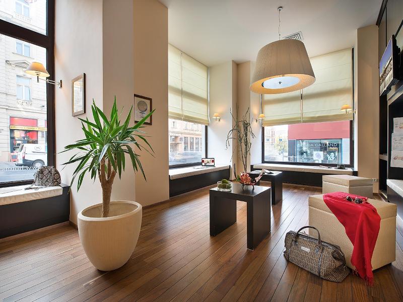 Suite Home Prague - Lobi