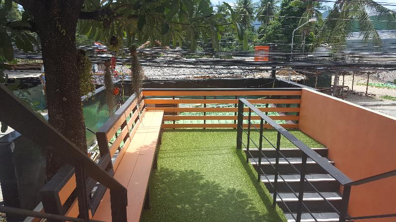 First And Frang Hotel - Genel