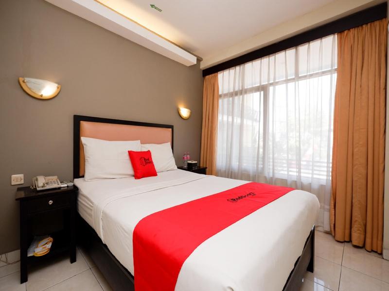 RedDoorz Plus @ Singosari Raya - Genel