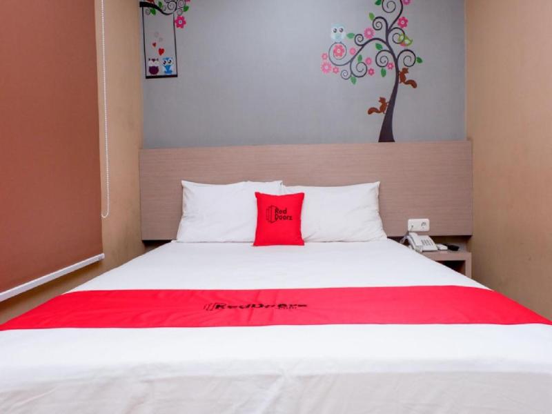 RedDoorz near Java Supermall Semarang - Oda