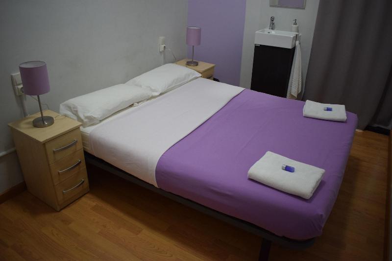 Hostal Mimi Las Ramblas - Genel