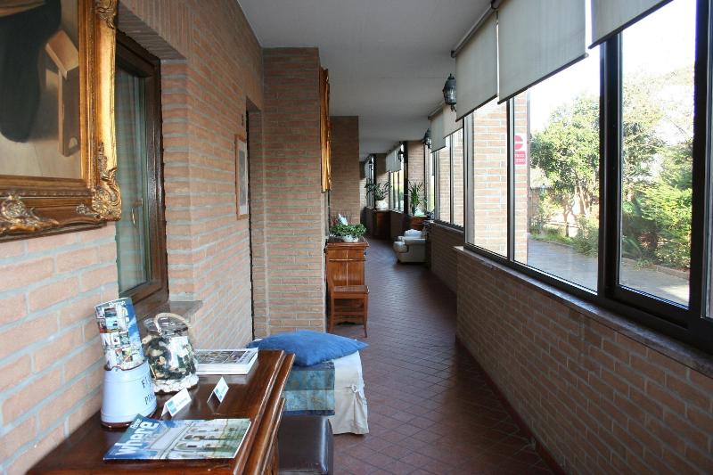 Euro House Inn Airport Hotel Residence - Lobi