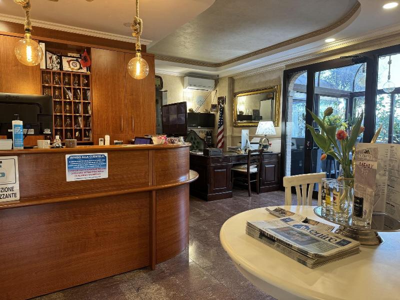 Euro House Inn Airport Hotel Residence - Lobi