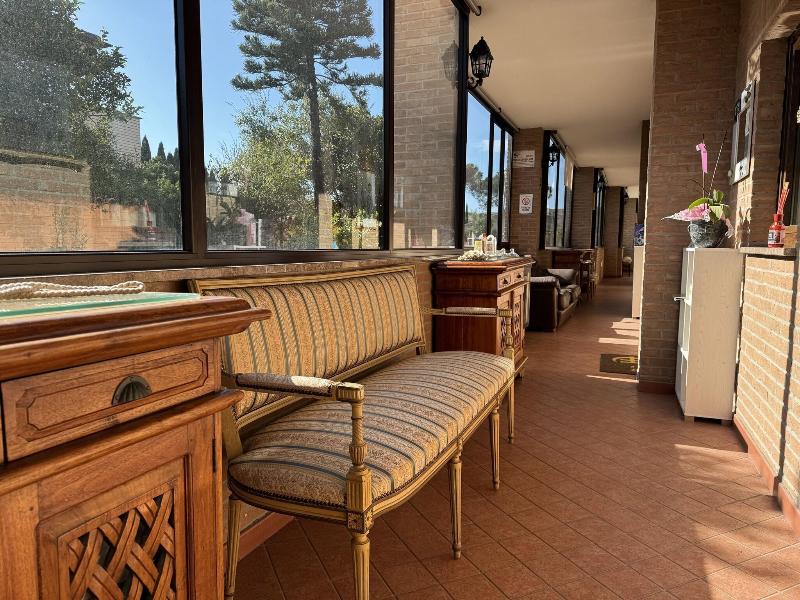 Euro House Inn Airport Hotel Residence - Lobi