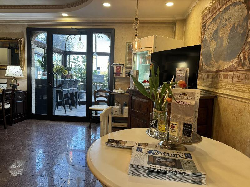 Euro House Inn Airport Hotel Residence - Lobi