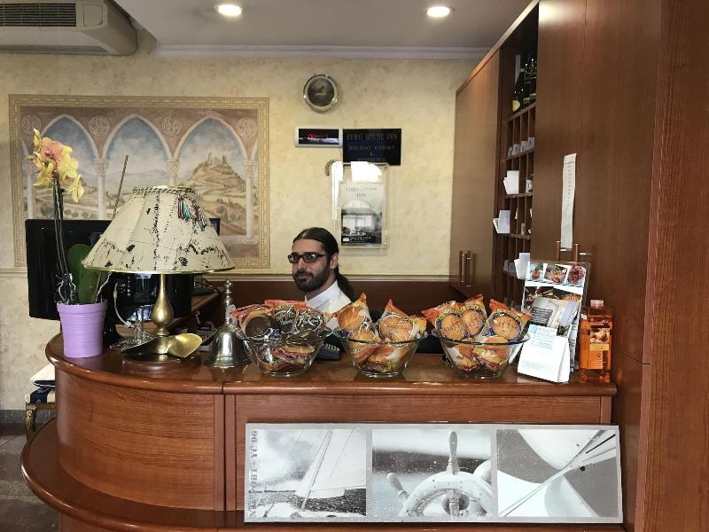 Euro House Inn Airport Hotel Residence - Lobi