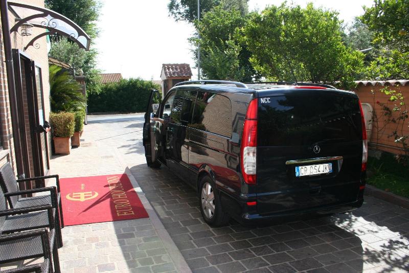Euro House Inn Airport Hotel Residence - Aktivite