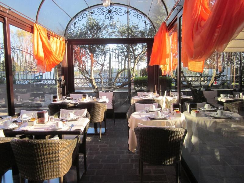 Euro House Inn Airport Hotel Residence - Genel