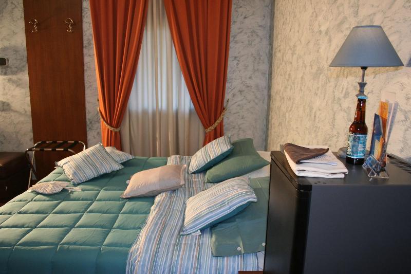 Euro House Inn Airport Hotel Residence - Oda