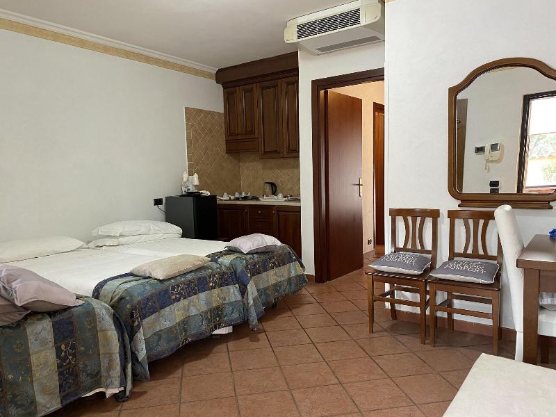 Euro House Inn Airport Hotel Residence - Oda