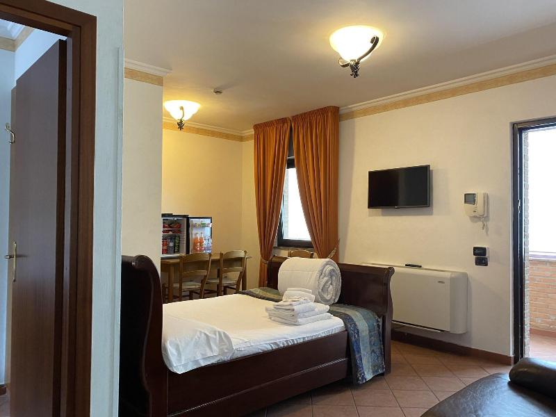 Euro House Inn Airport Hotel Residence - Oda