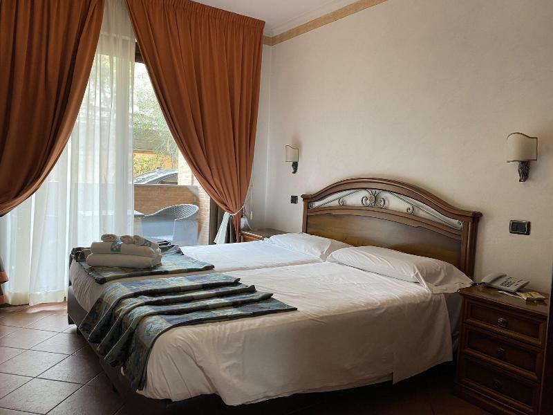 Euro House Inn Airport Hotel Residence - Oda