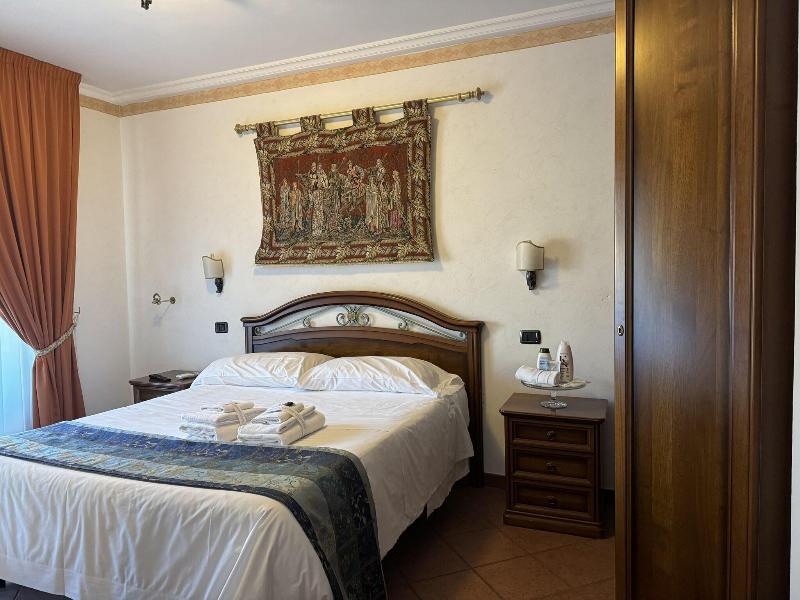 Euro House Inn Airport Hotel Residence - Oda