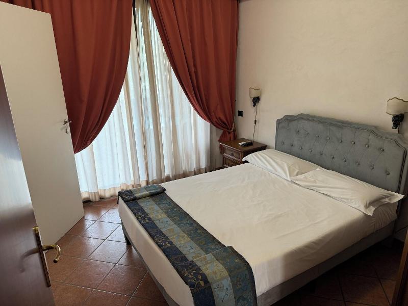 Euro House Inn Airport Hotel Residence - Oda