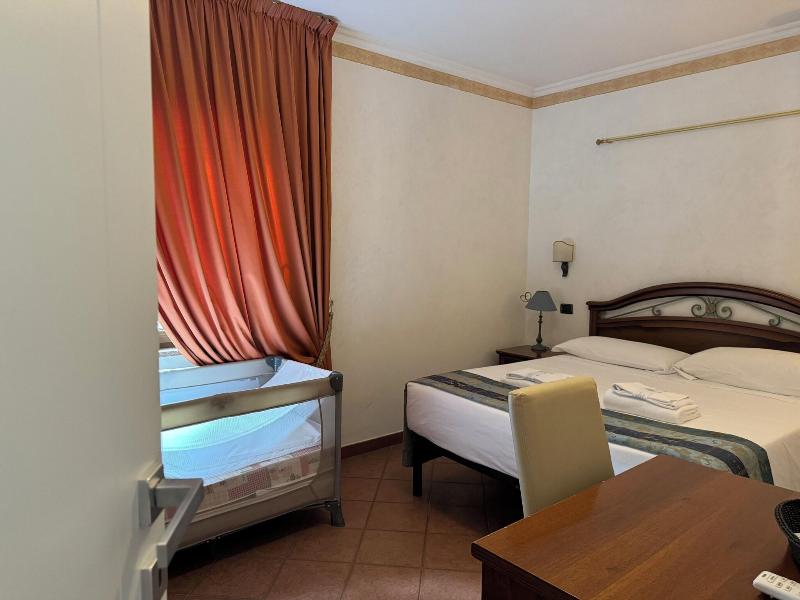 Euro House Inn Airport Hotel Residence - Oda