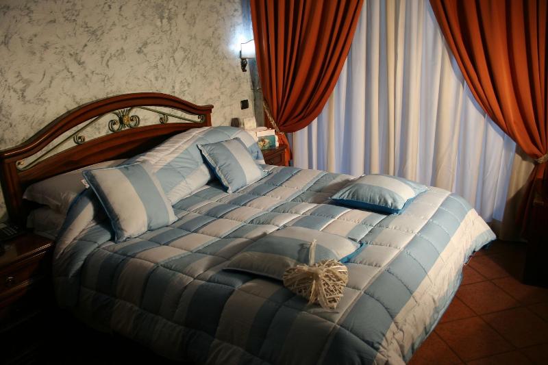 Euro House Inn Airport Hotel Residence - Oda