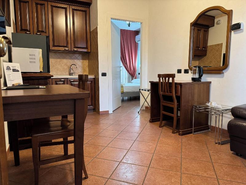 Euro House Inn Airport Hotel Residence - Oda