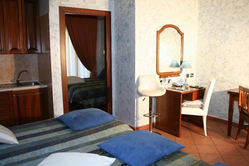 Euro House Inn Airport Hotel Residence - Oda
