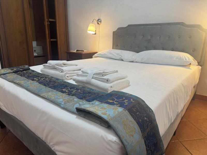 Euro House Inn Airport Hotel Residence - Oda