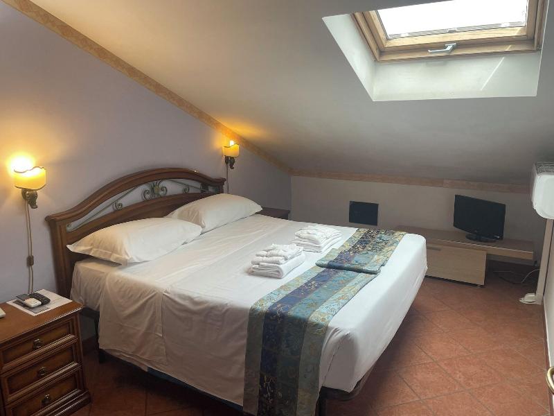 Euro House Inn Airport Hotel Residence - Oda