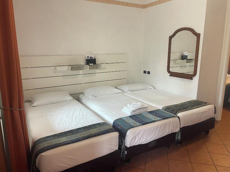 Euro House Inn Airport Hotel Residence - Oda