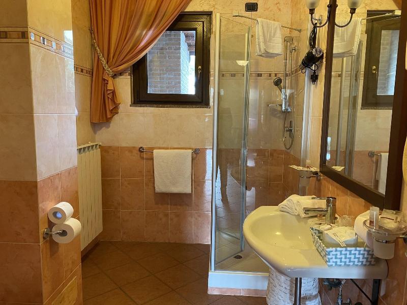 Euro House Inn Airport Hotel Residence - Oda