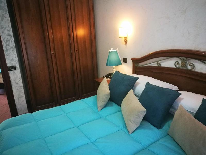 Euro House Inn Airport Hotel Residence - Oda