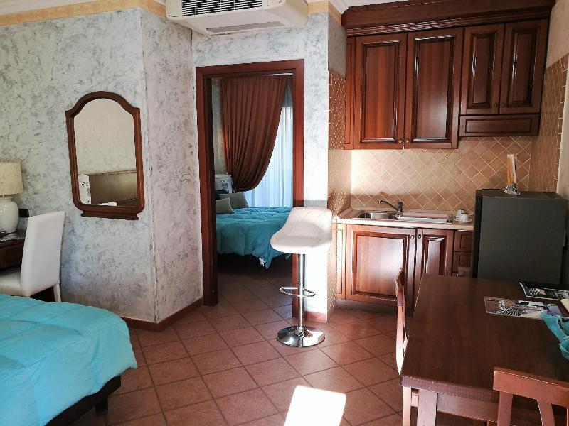 Euro House Inn Airport Hotel Residence - Oda