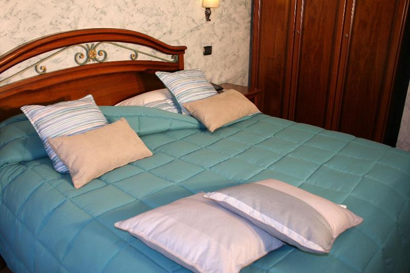 Euro House Inn Airport Hotel Residence - Oda
