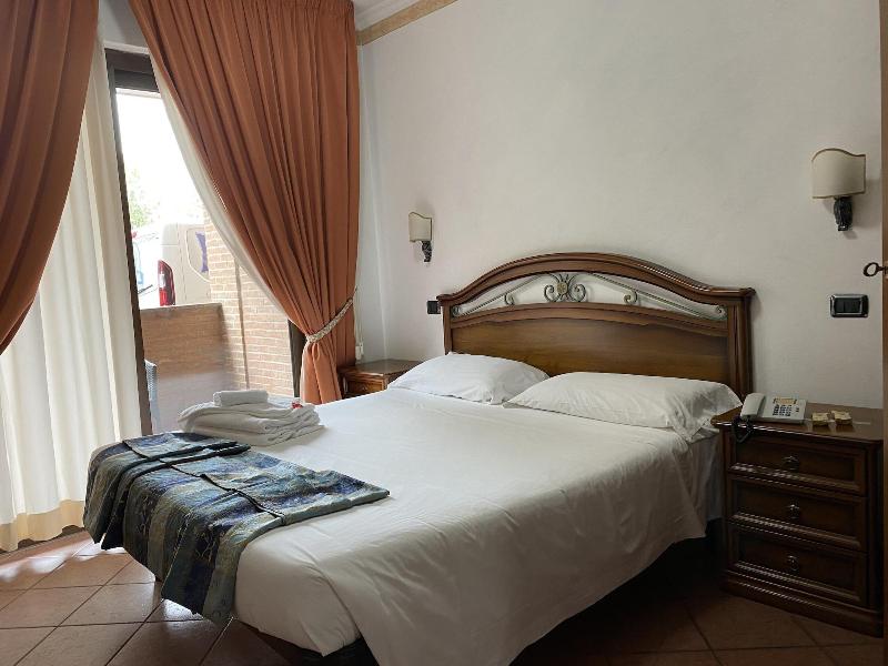 Euro House Inn Airport Hotel Residence - Oda
