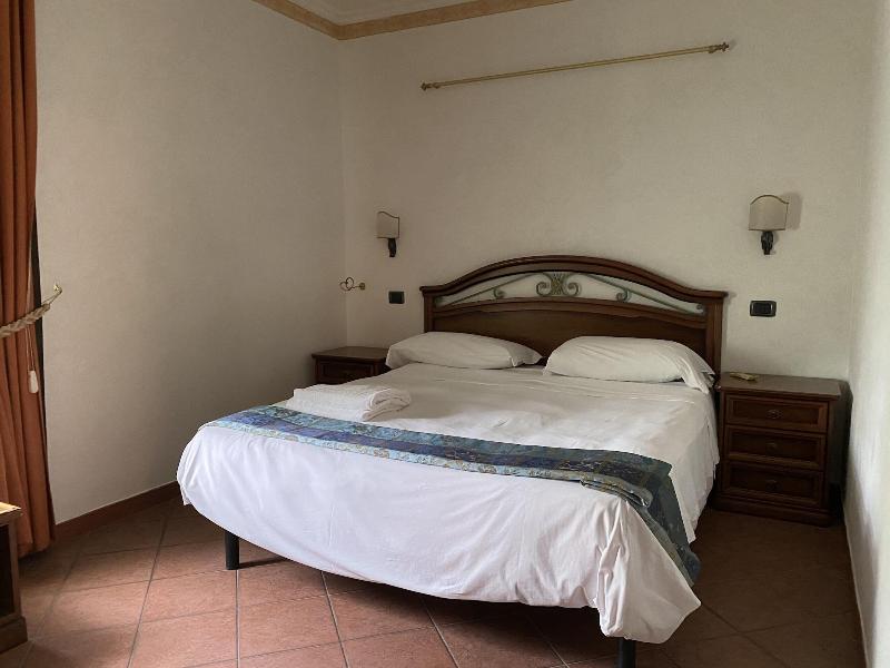Euro House Inn Airport Hotel Residence - Oda