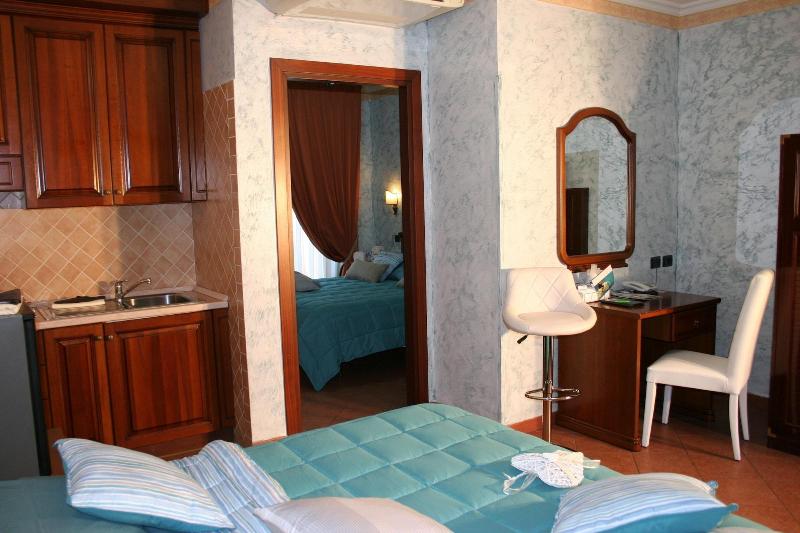 Euro House Inn Airport Hotel Residence - Oda