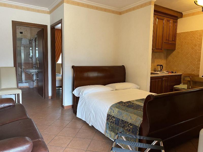 Euro House Inn Airport Hotel Residence - Oda