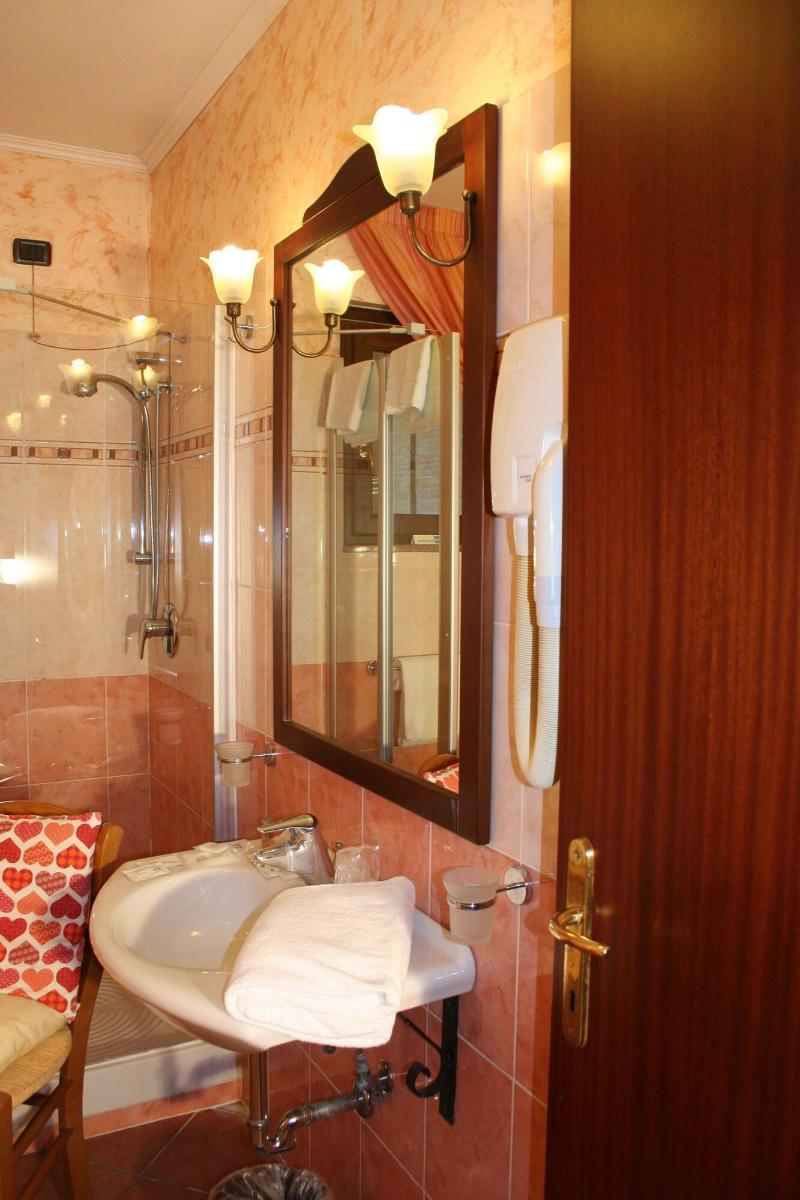 Euro House Inn Airport Hotel Residence - Oda