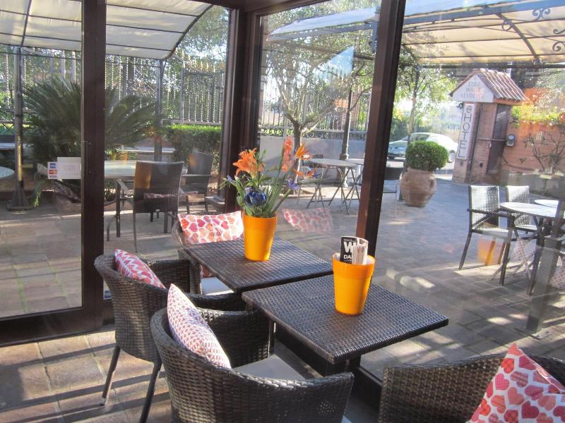 Euro House Inn Airport Hotel Residence - Restoran